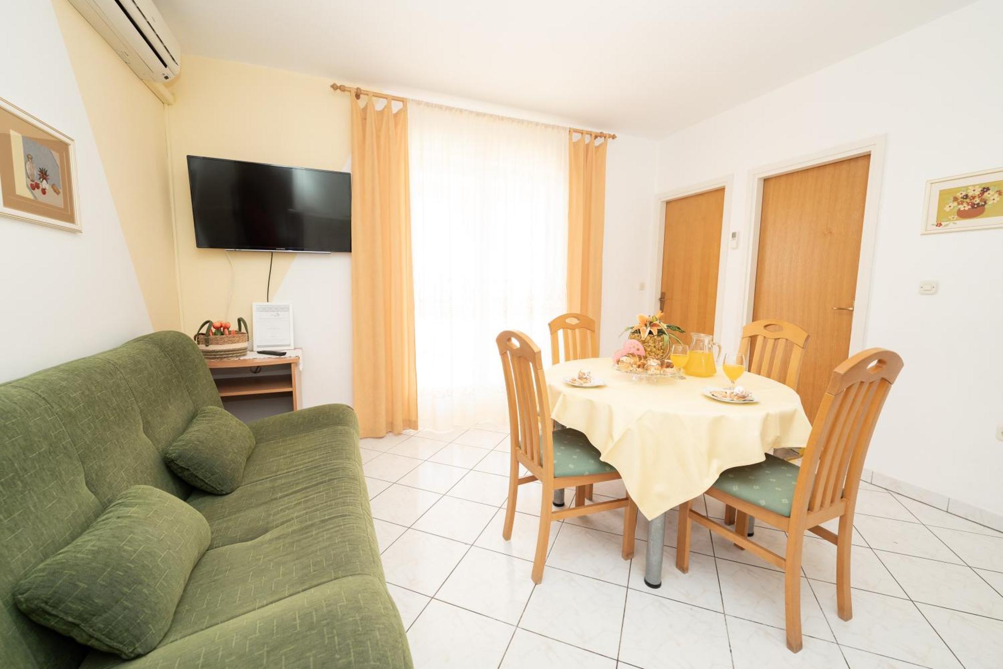 Apartments Biserka Новаля Стая снимка