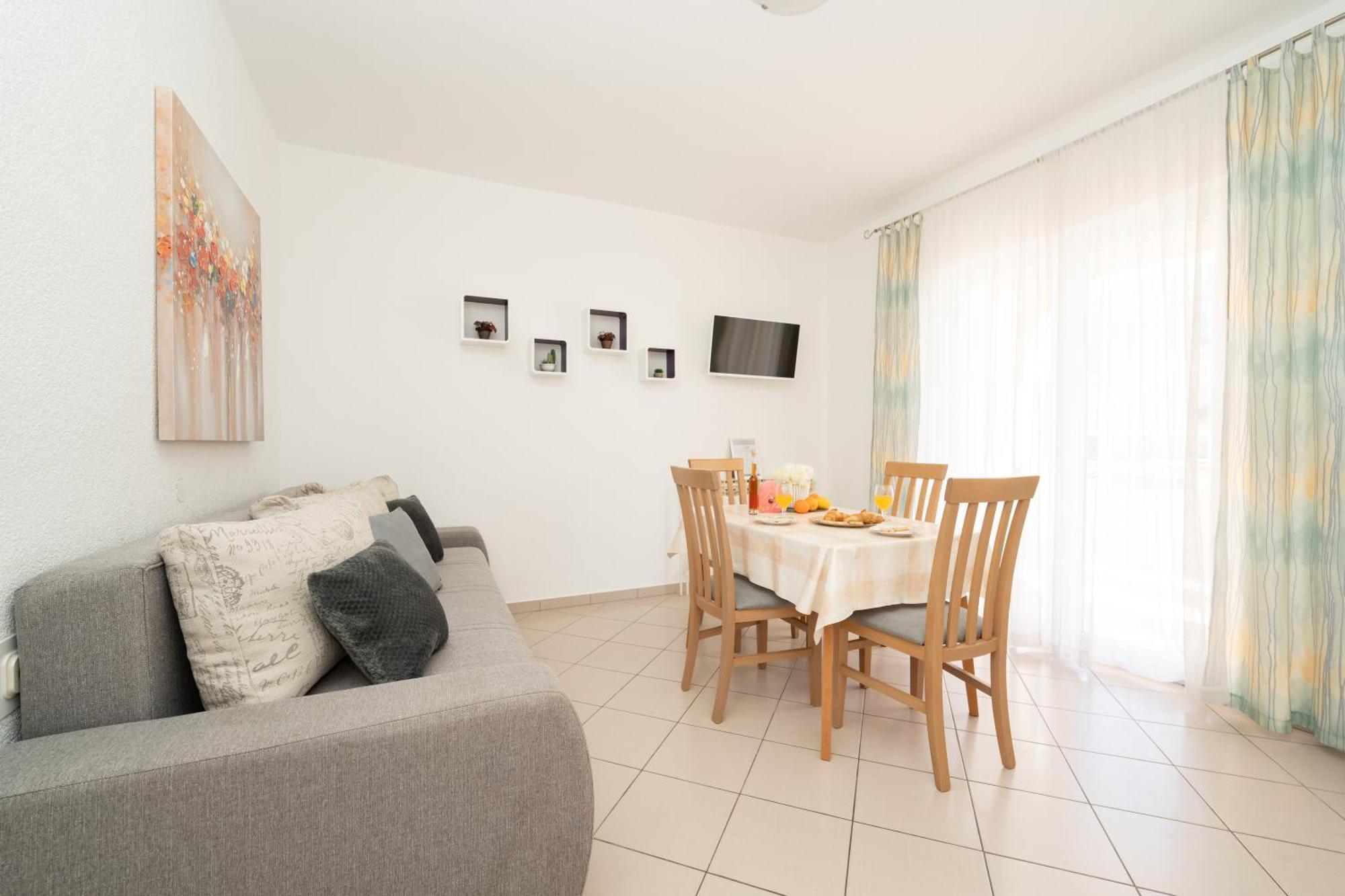 Apartments Biserka Новаля Стая снимка