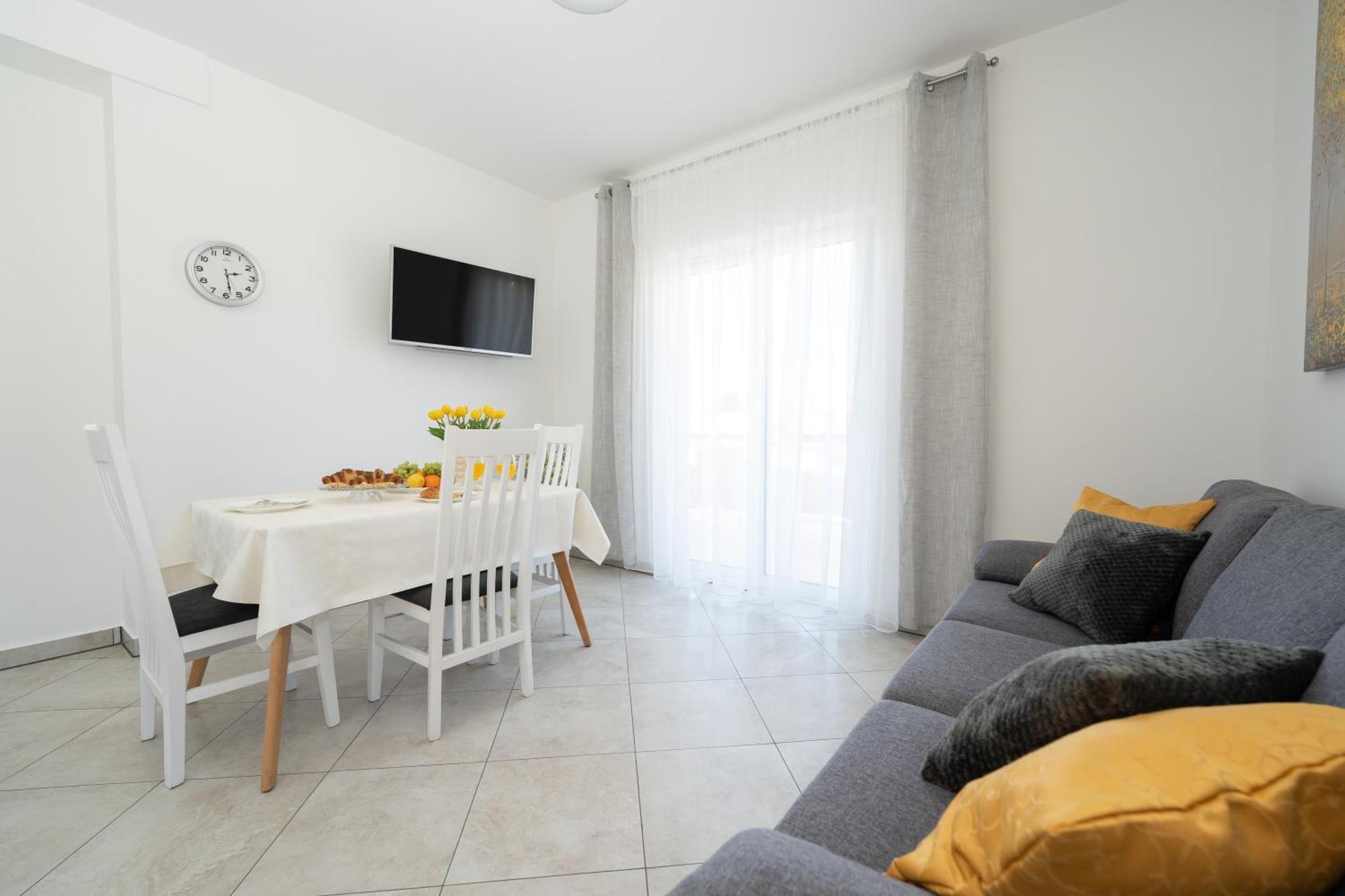Apartments Biserka Новаля Стая снимка
